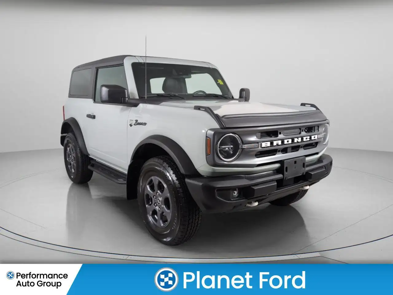 Ford Bronco - Image 3