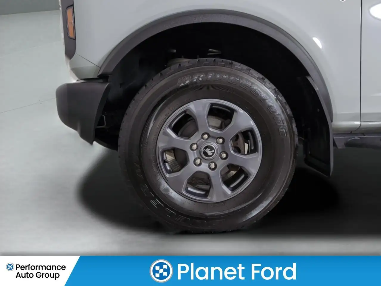 Ford Bronco - Image 10