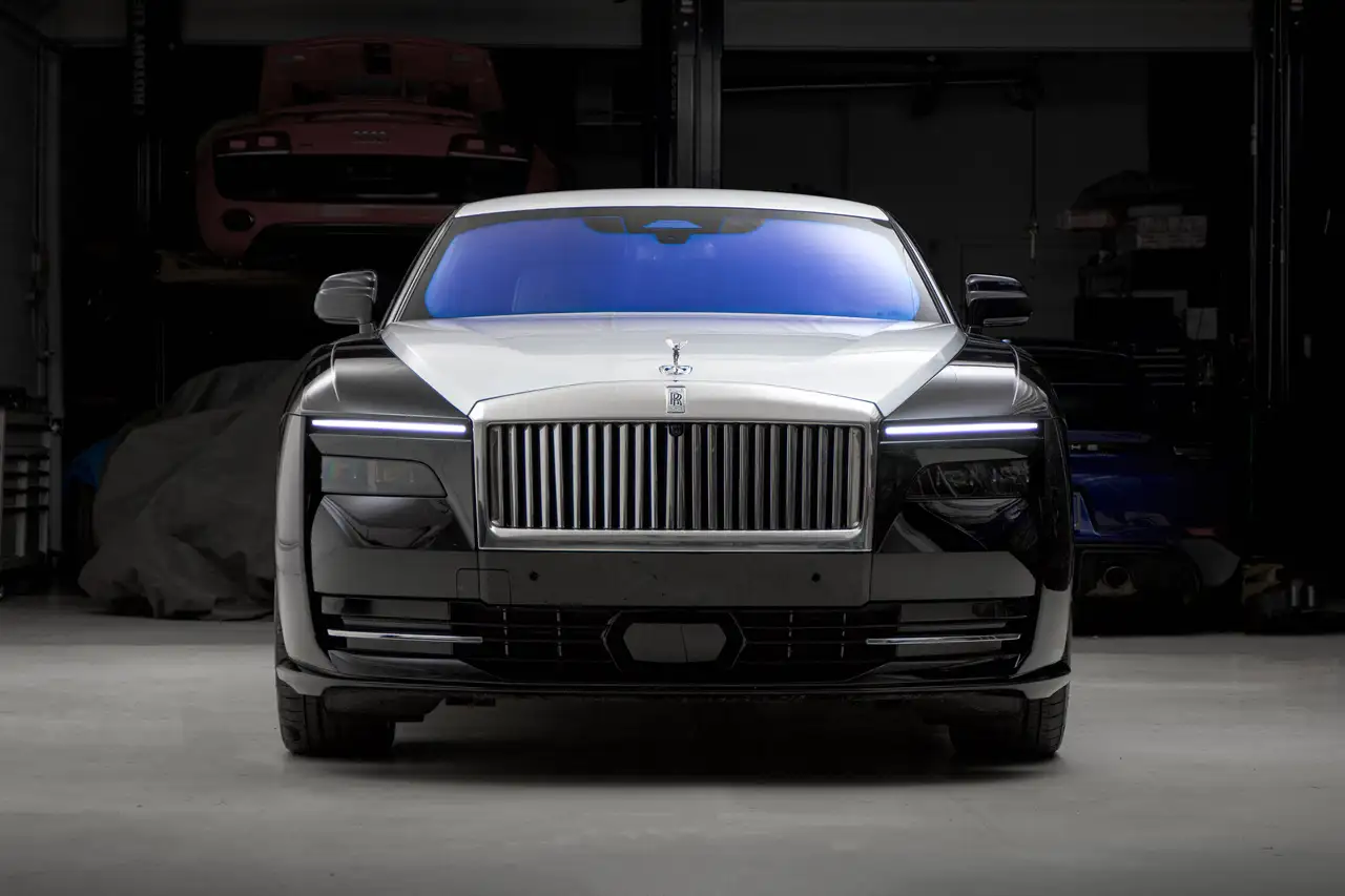 Rolls-Royce Spectre - Image 2
