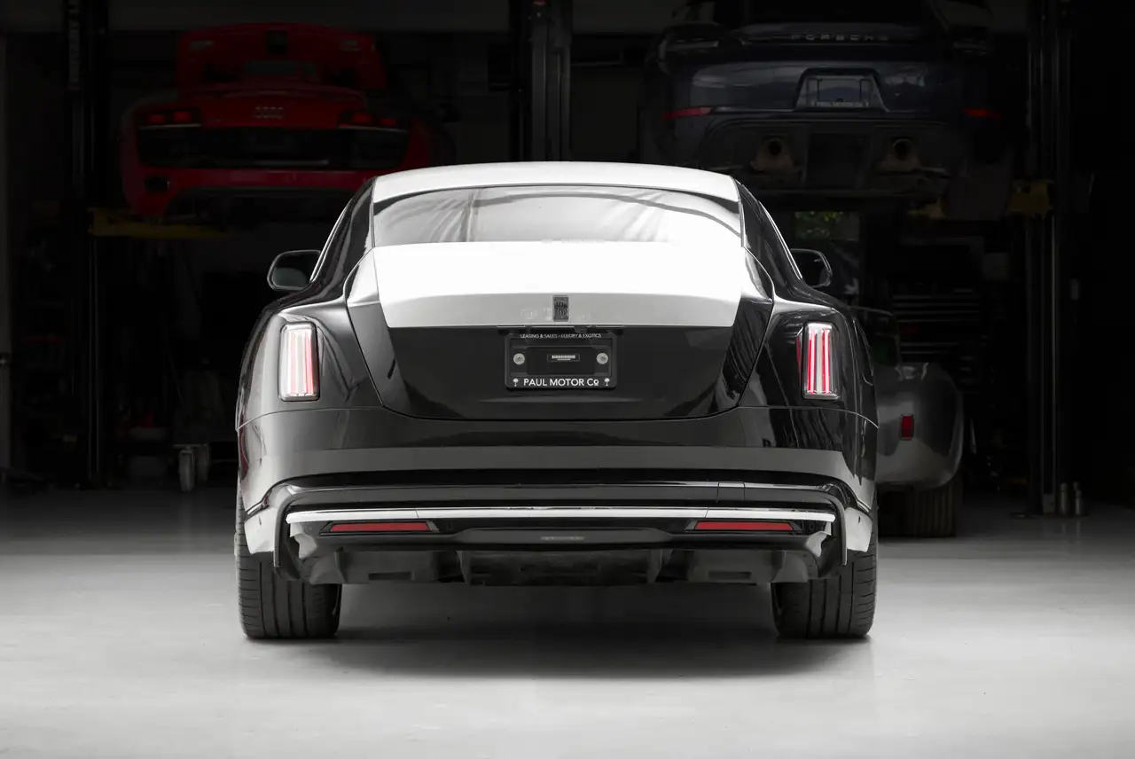 Rolls-Royce Spectre - Image 12