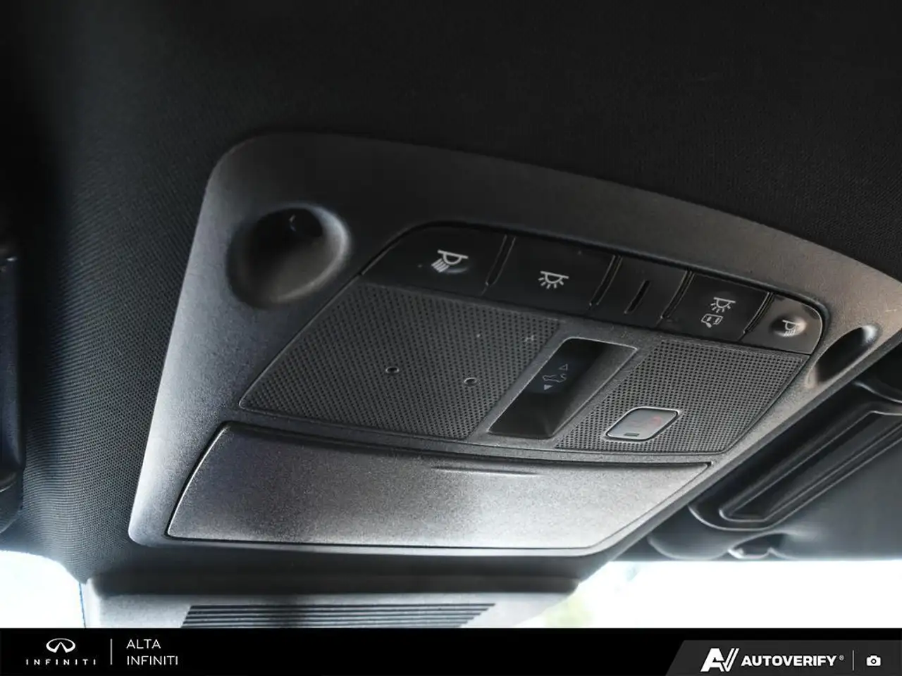 Infiniti QX80 - Image 22