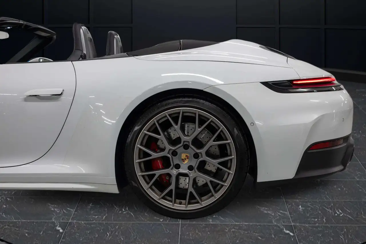 Porsche 911 - Image 7