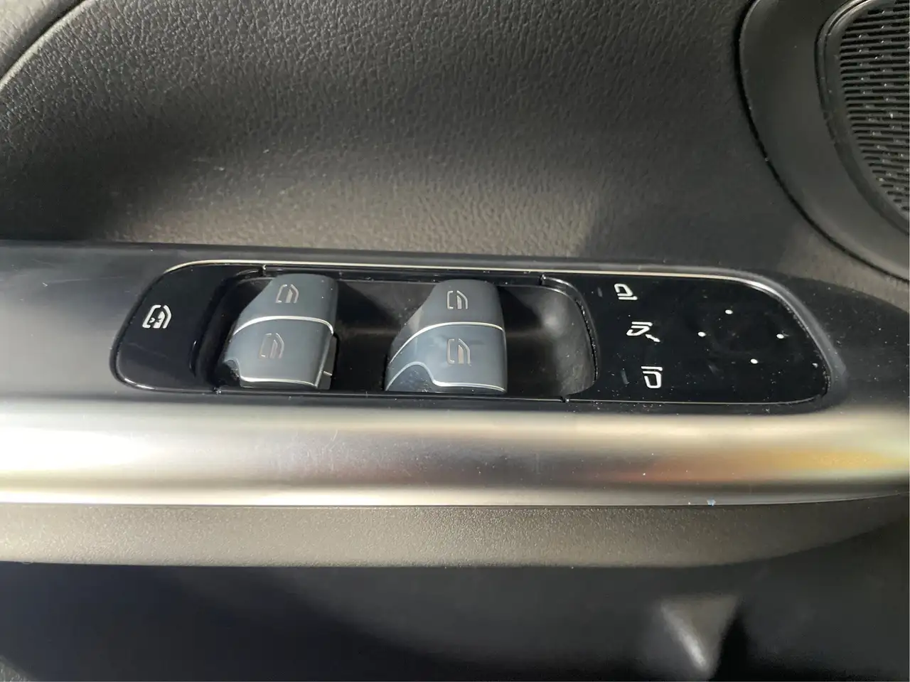 Mercedes-Benz C-Class - Image 31
