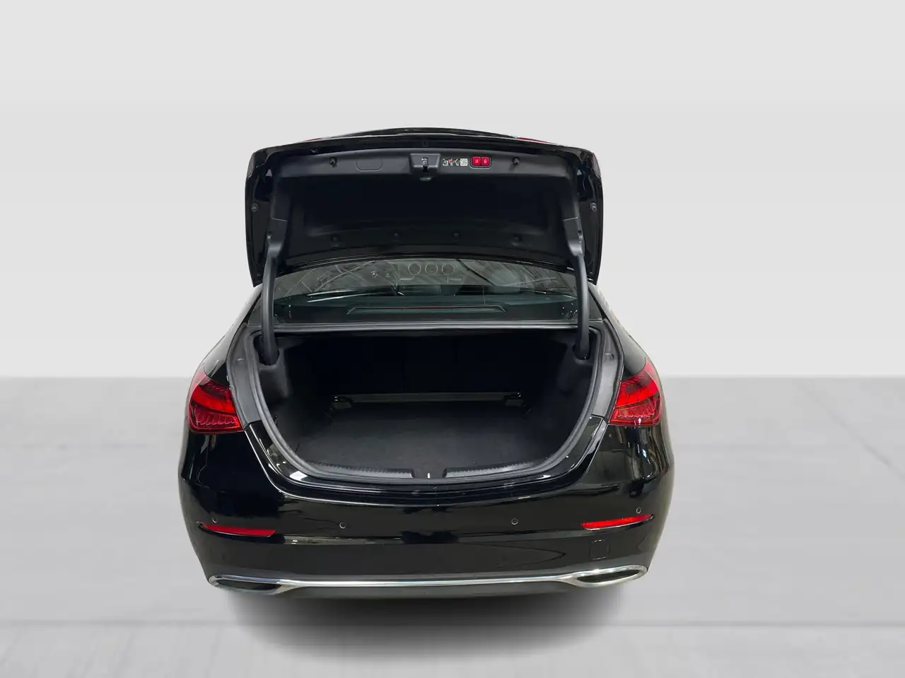 Mercedes-Benz C-Class - Image 15
