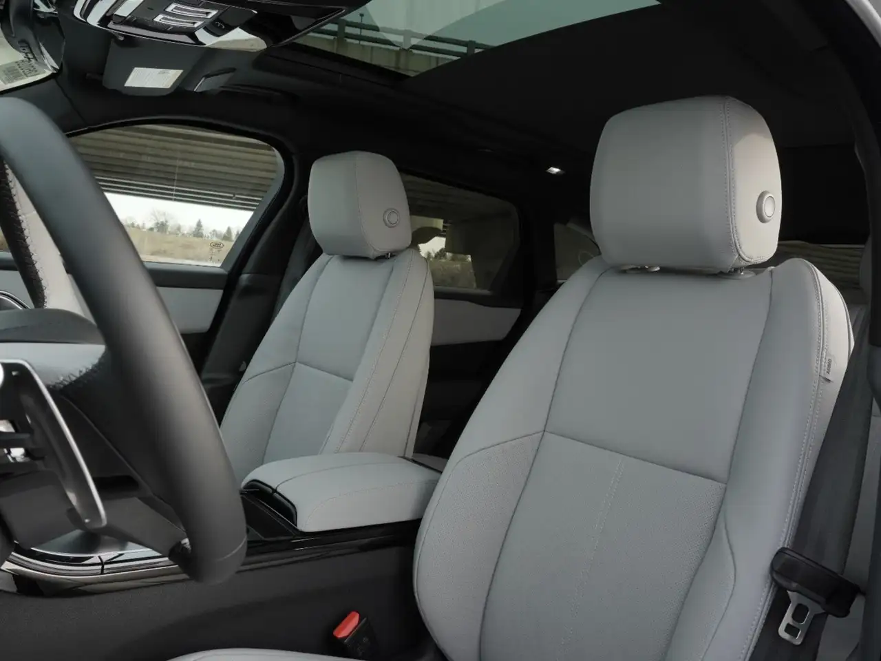 Land Rover Range Rover Velar - Image 10