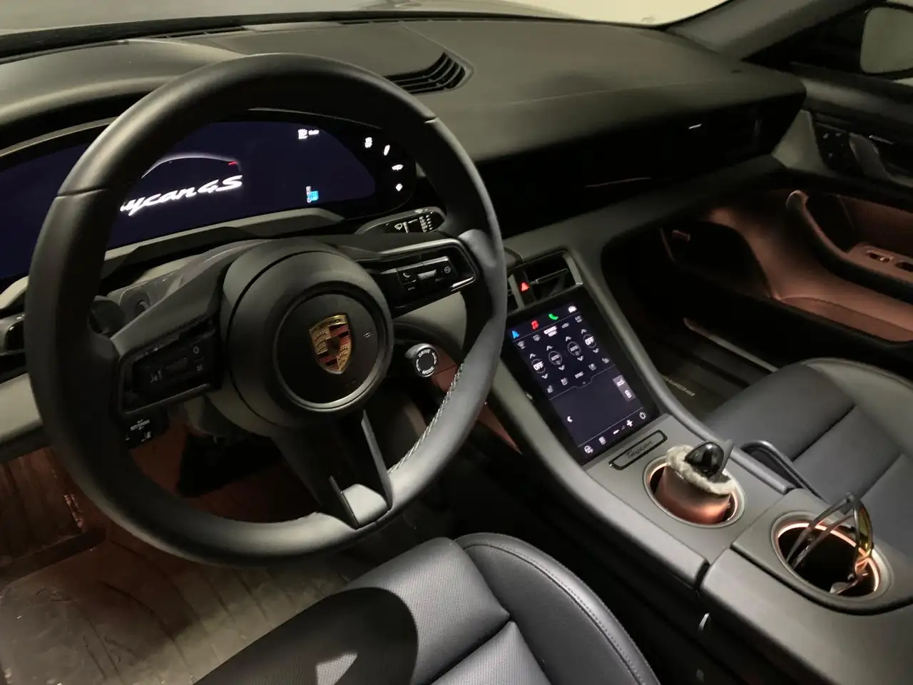 Porsche Taycan - Image 7