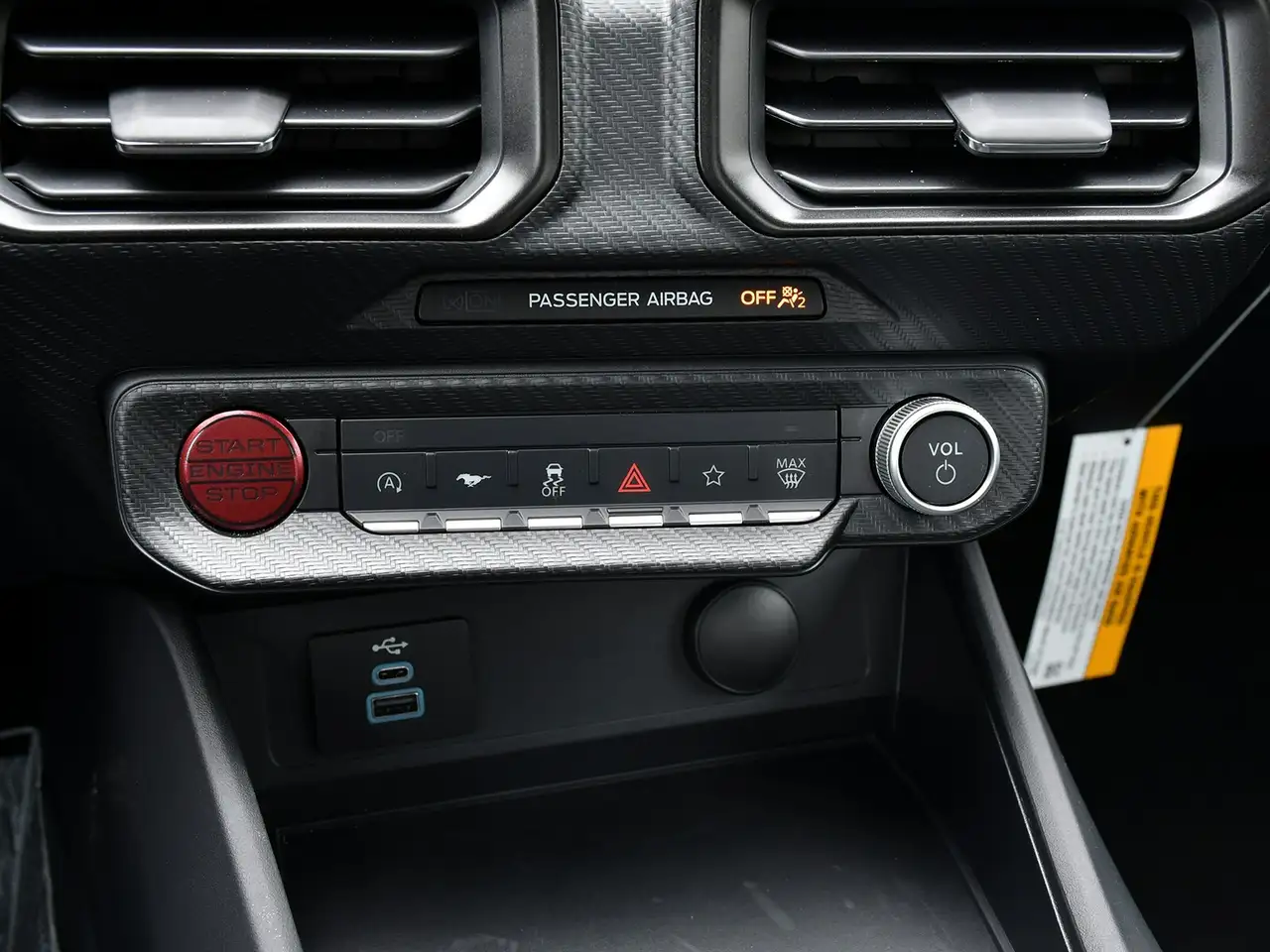 Ford Mustang - Image 25