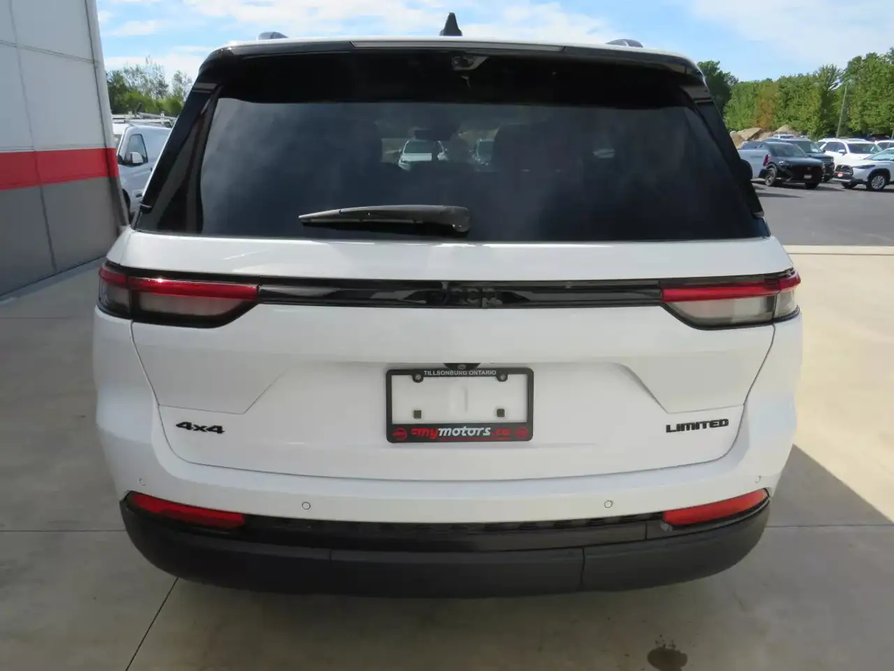 Jeep Grand Cherokee - Image 31