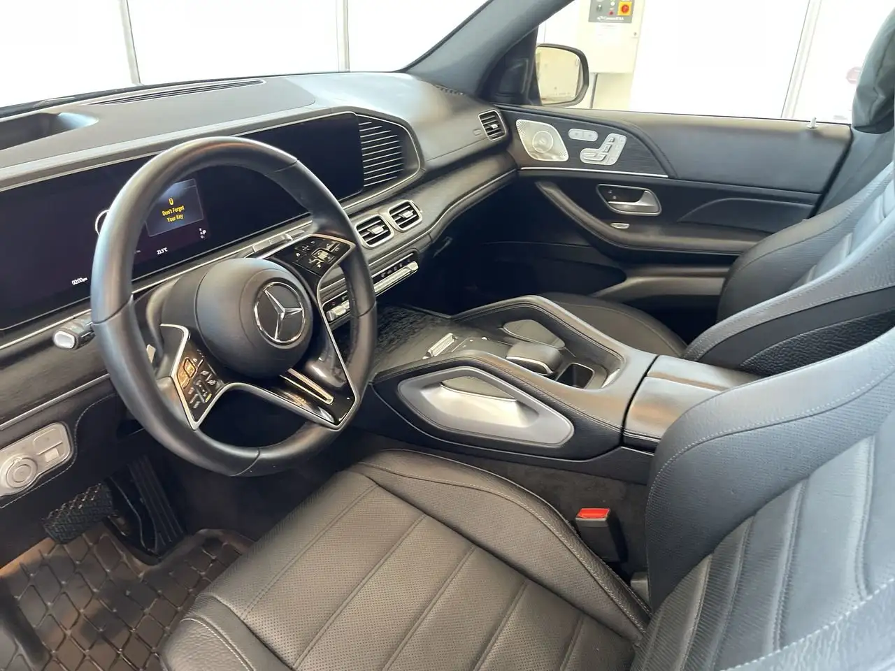 Mercedes-Benz GLE - Image 19