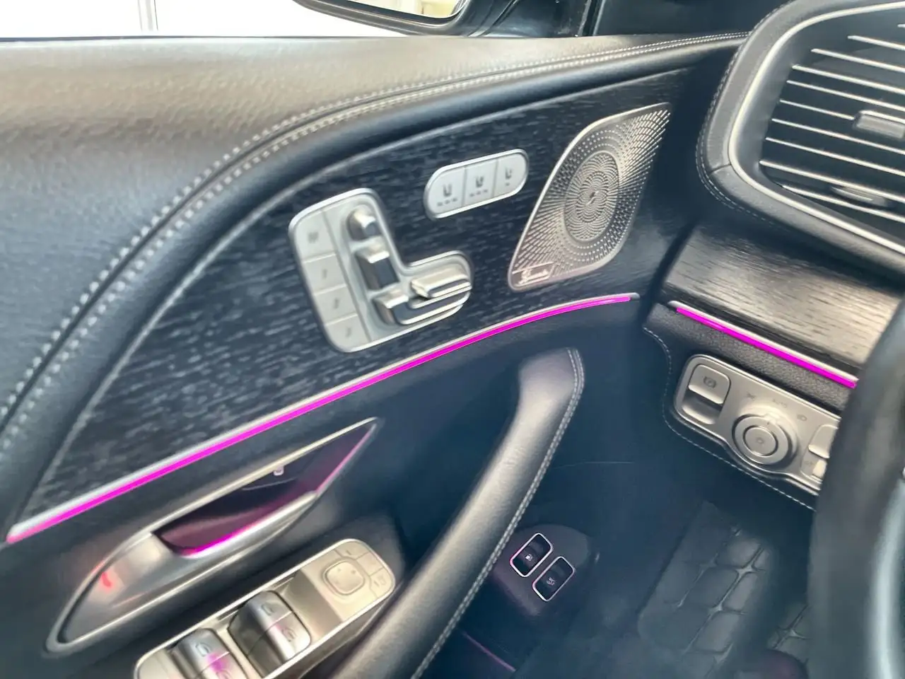 Mercedes-Benz GLE - Image 20