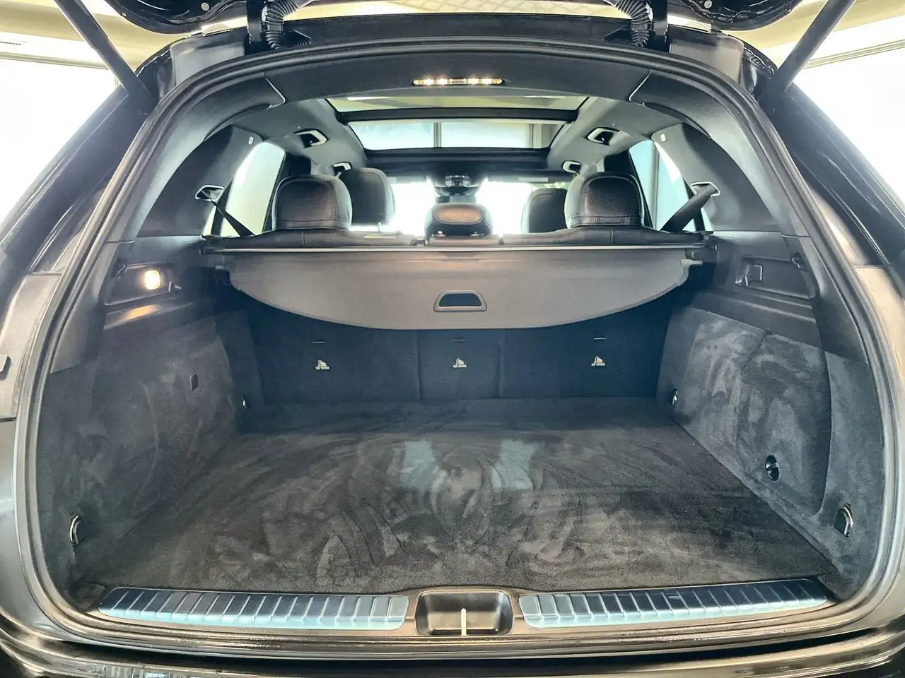 Mercedes-Benz GLE - Image 31