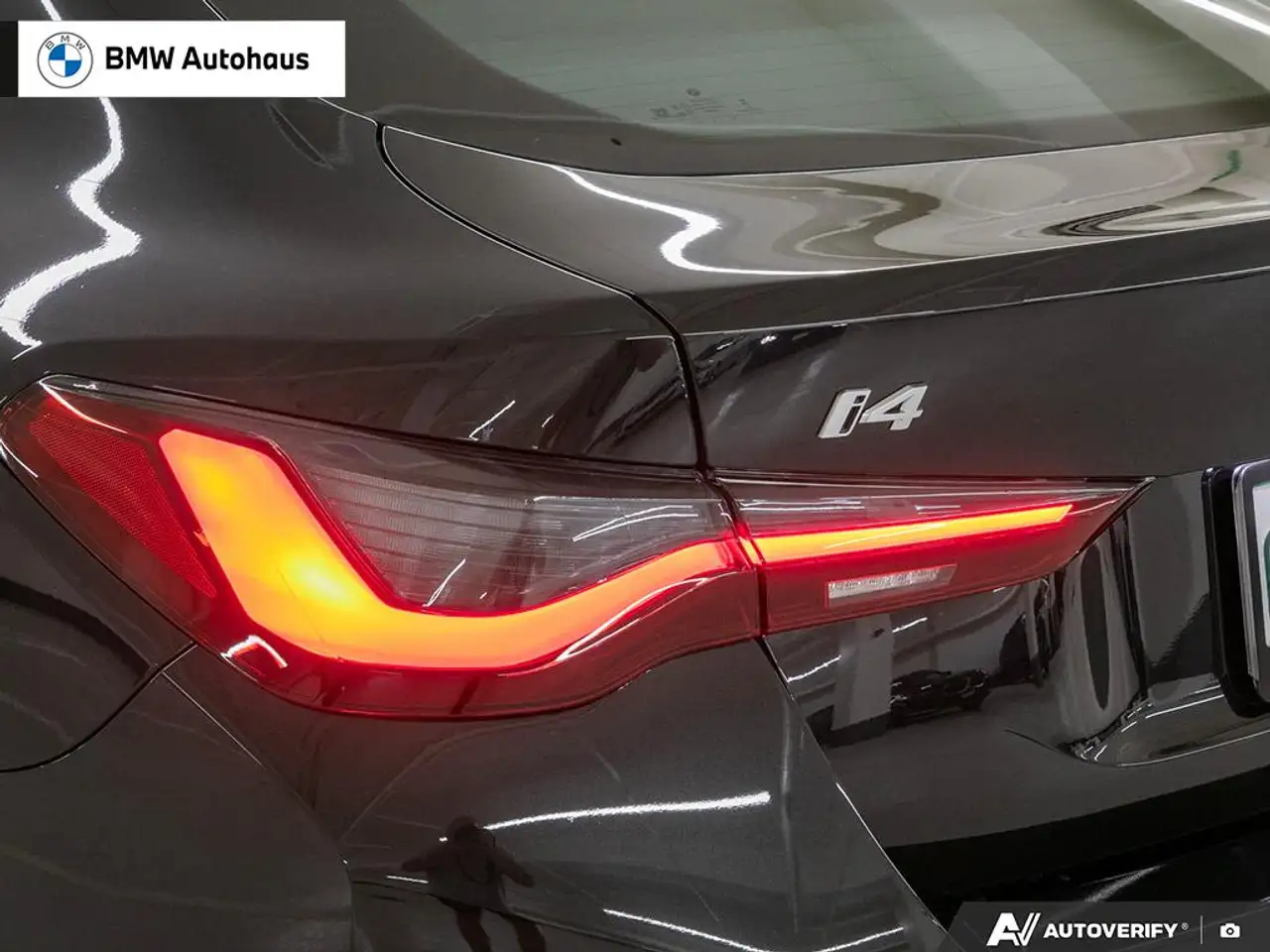 BMW i4 - Image 12