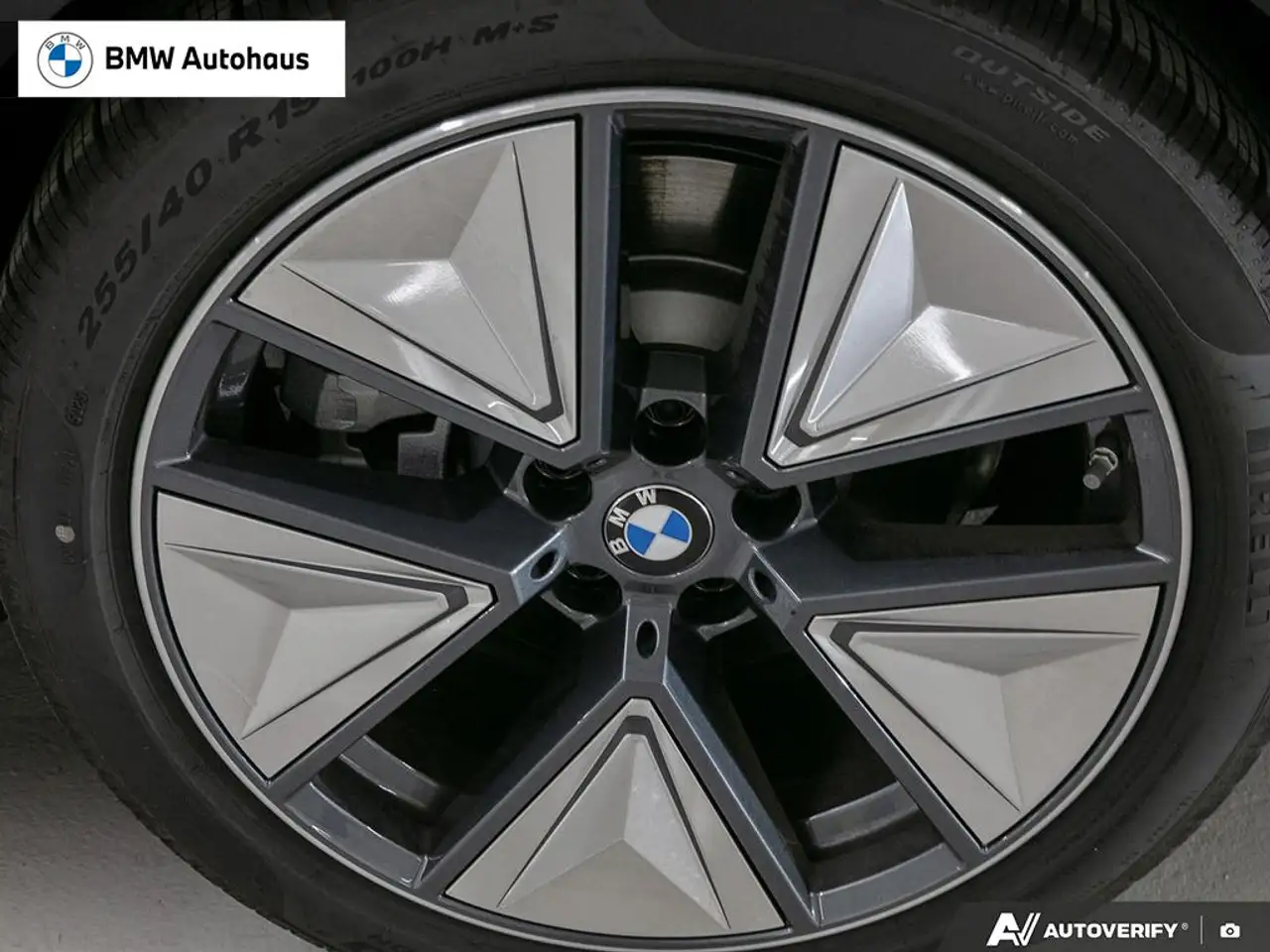 BMW i4 - Image 6