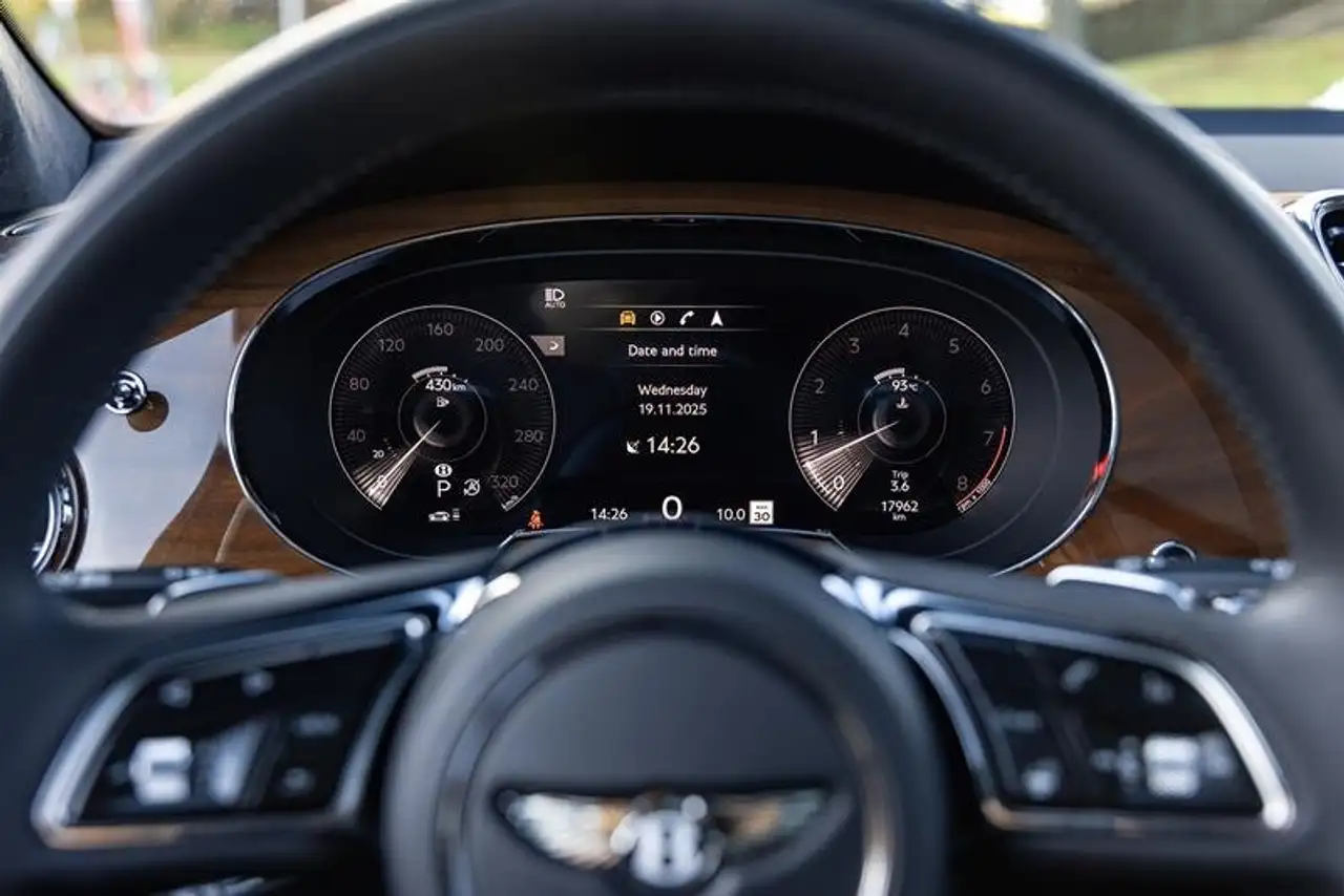 Bentley Bentayga - Image 14