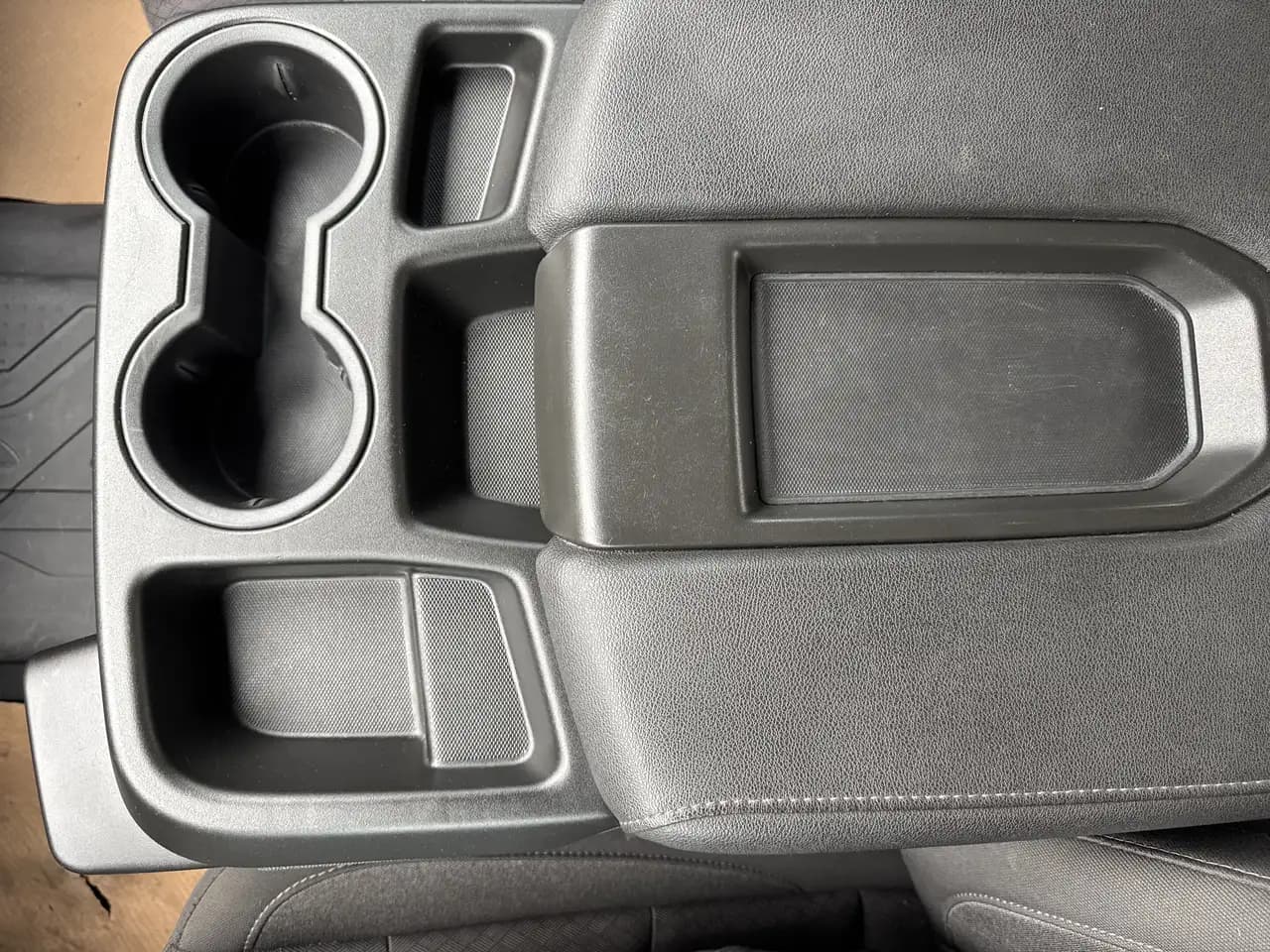 Chevrolet Silverado 1500 - Image 19