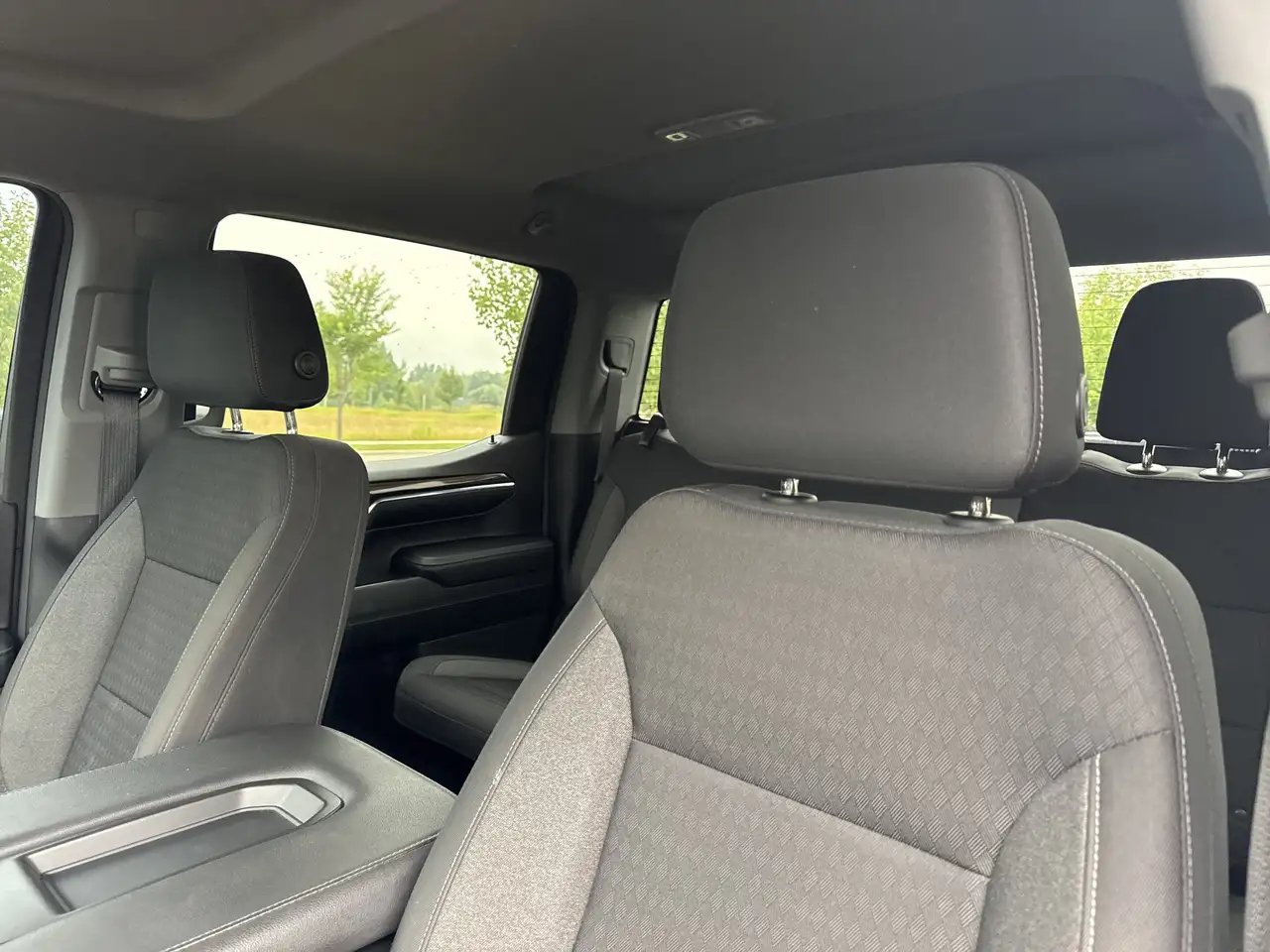 Chevrolet Silverado 1500 - Image 10