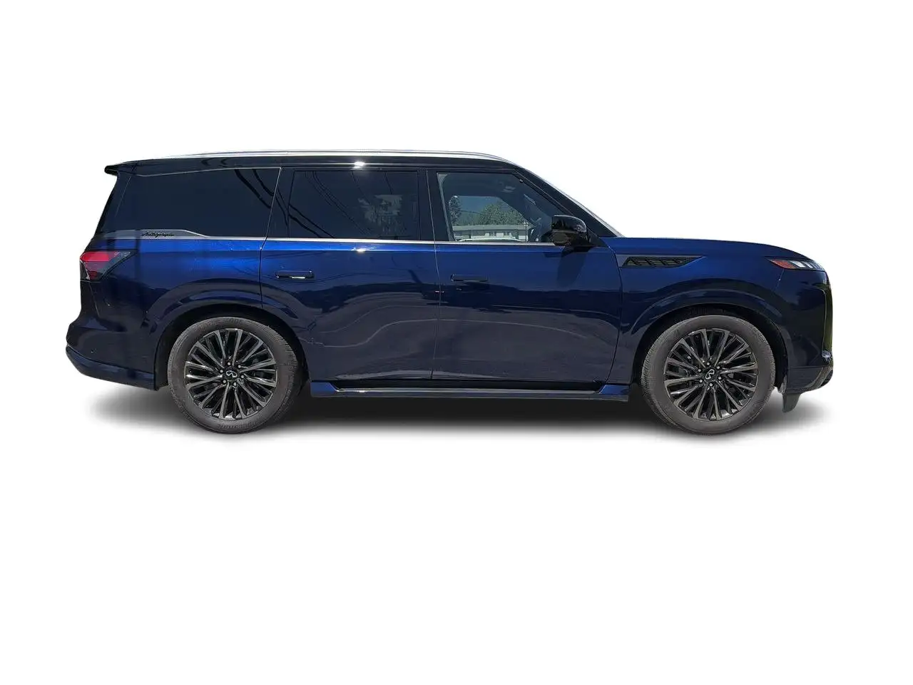 Infiniti QX80 - Image 16