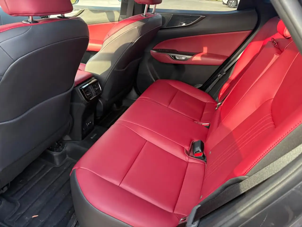 Lexus NX 350 - Image 12