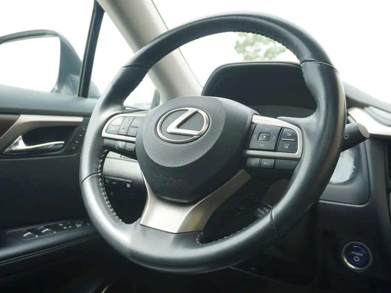 Lexus RX - Image 22