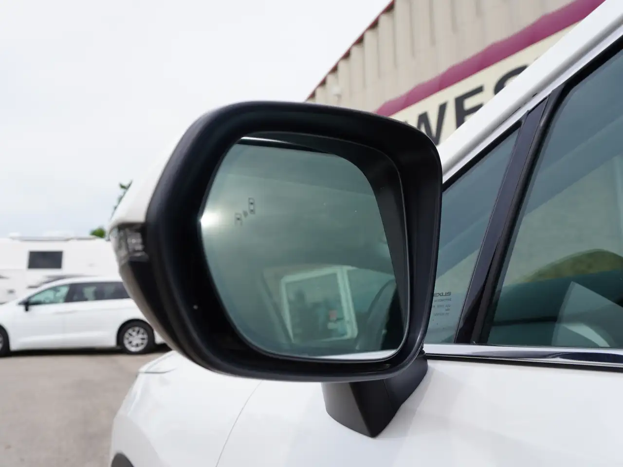 Lexus RX - Image 13
