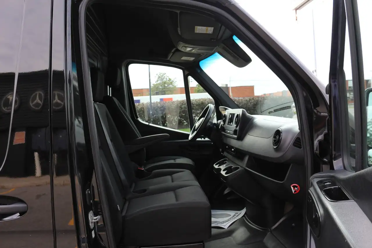 Mercedes-Benz Sprinter - Image 17
