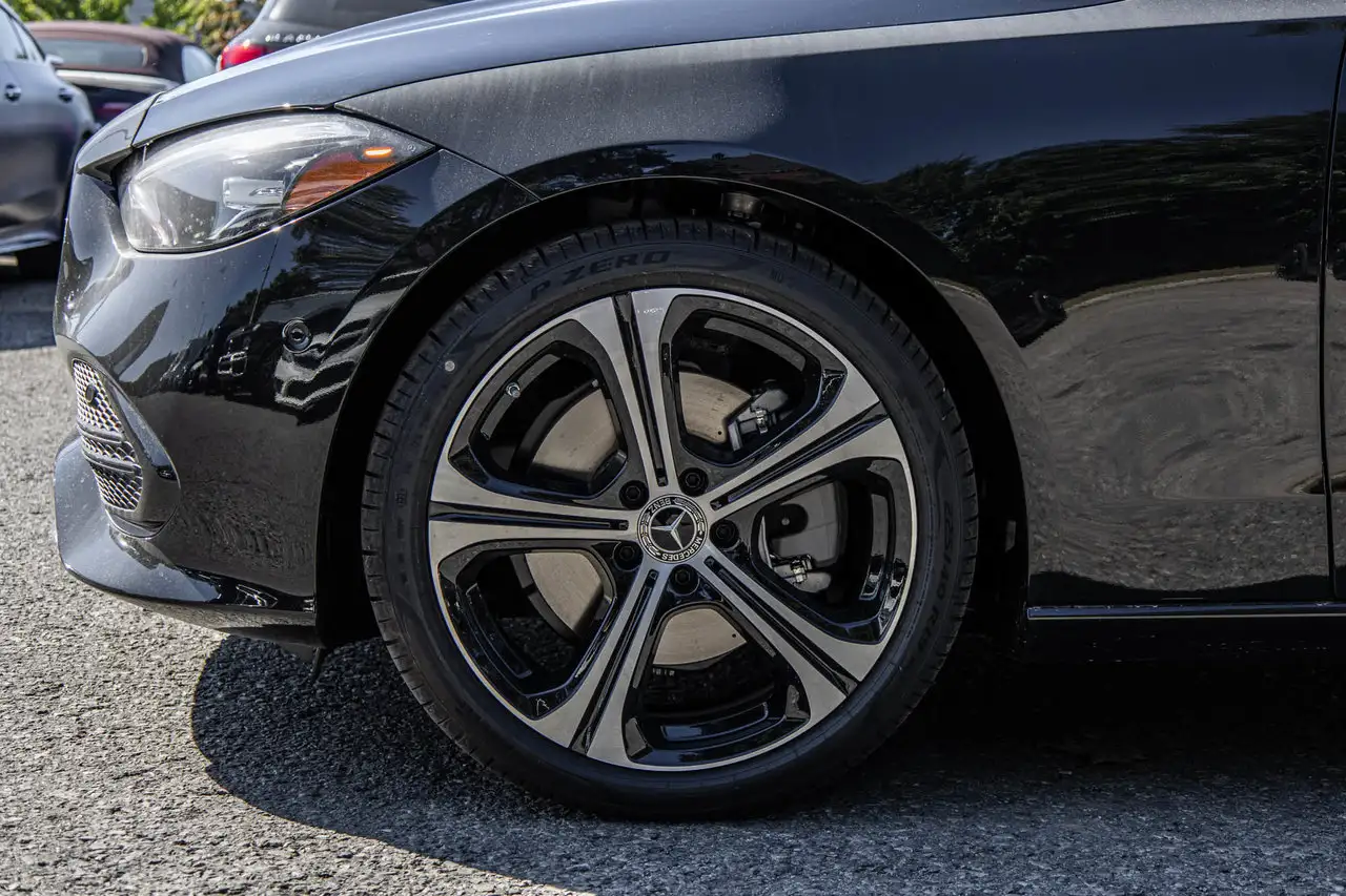 Mercedes-Benz C-Class - Image 5