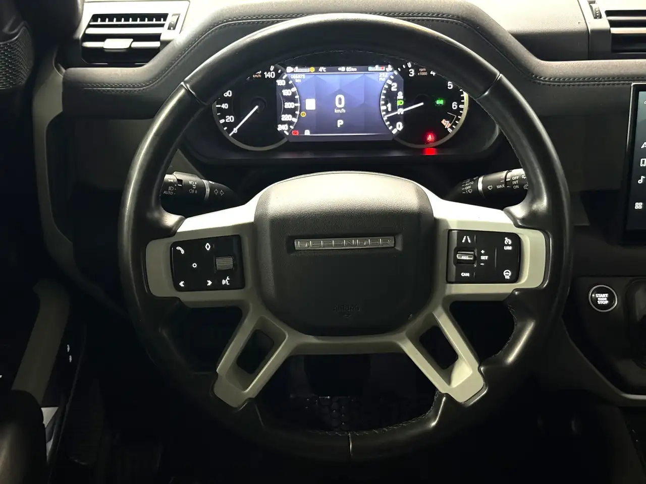 Land Rover Defender - Image 21
