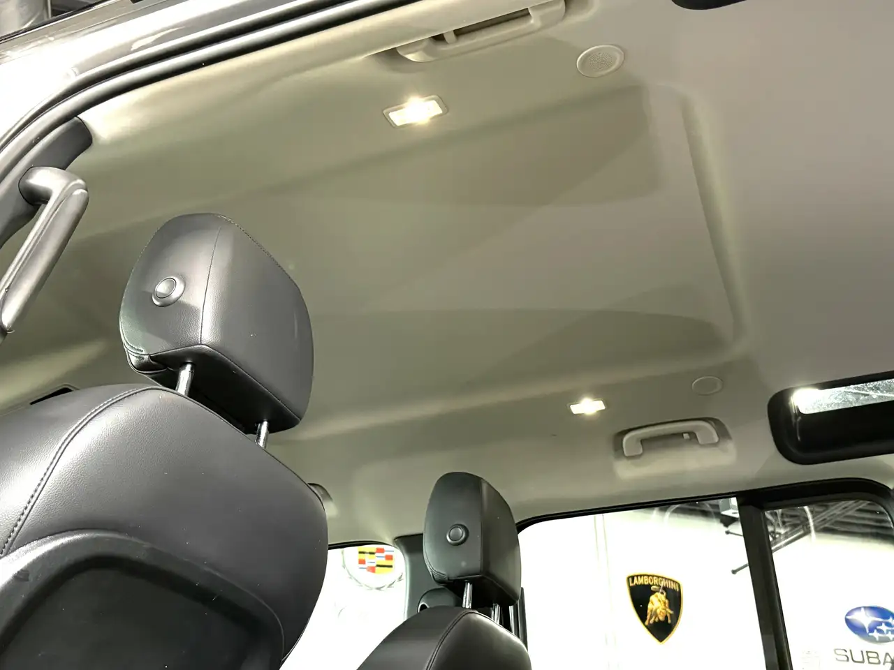 Land Rover Defender - Image 10