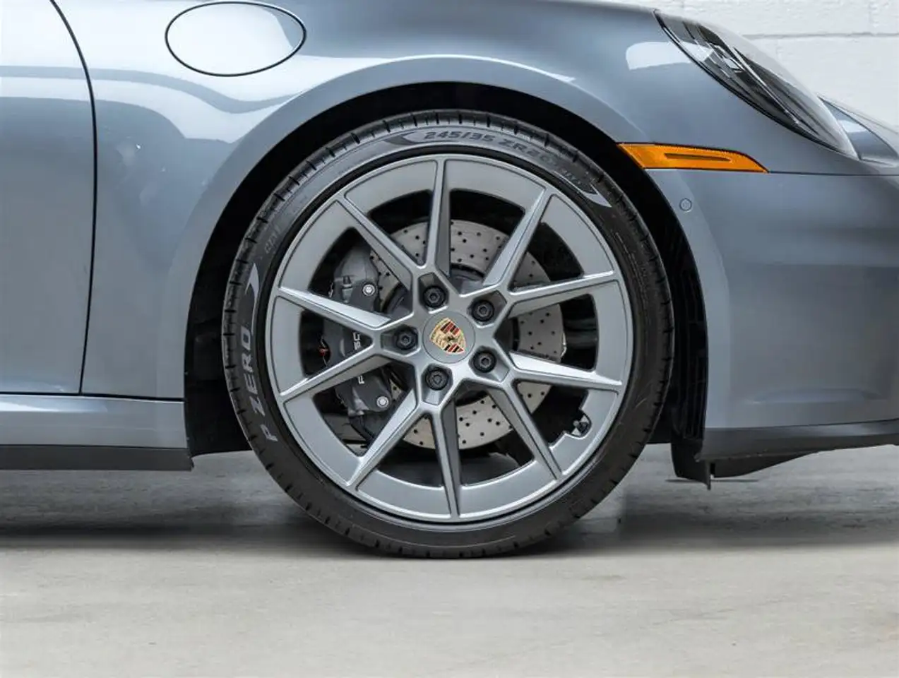 Porsche 911 - Image 22