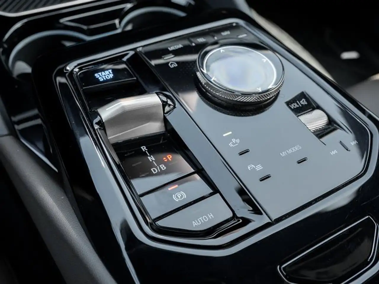 BMW i5 - Image 20