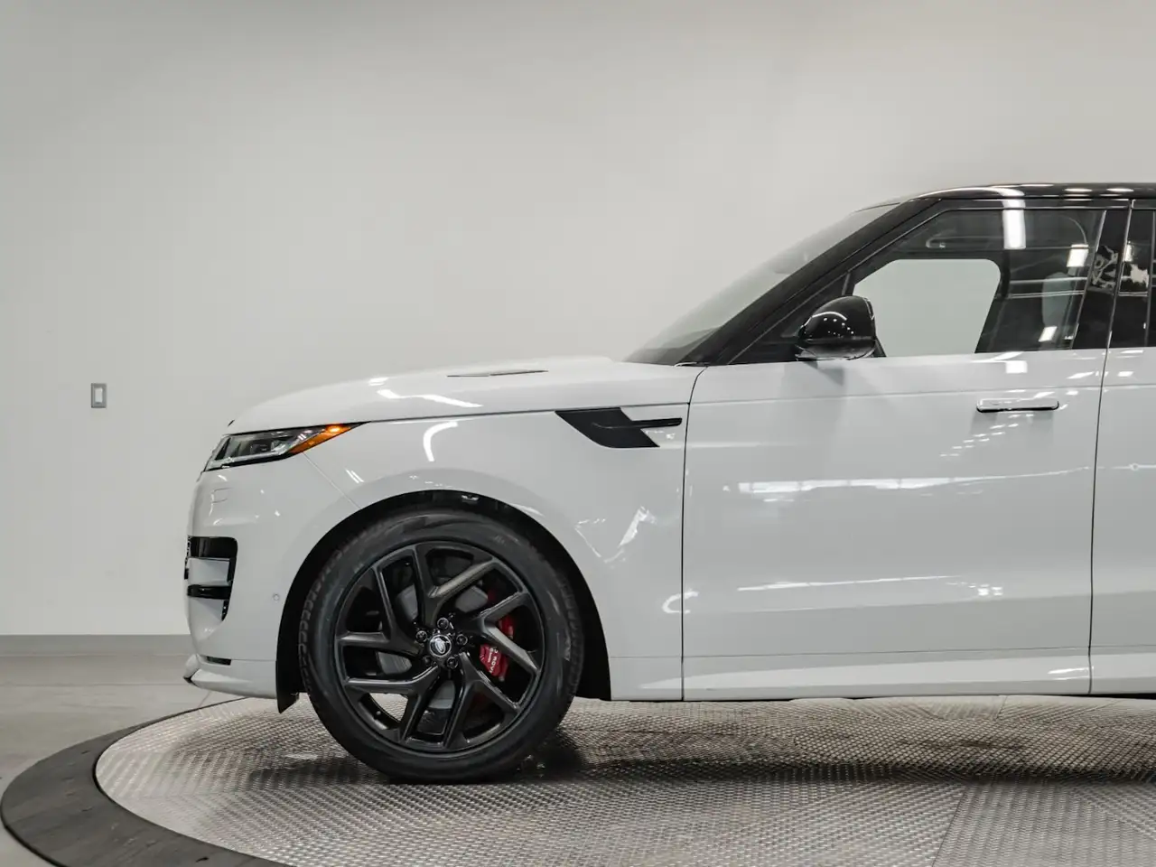 Land Rover Range Rover Sport - Image 9