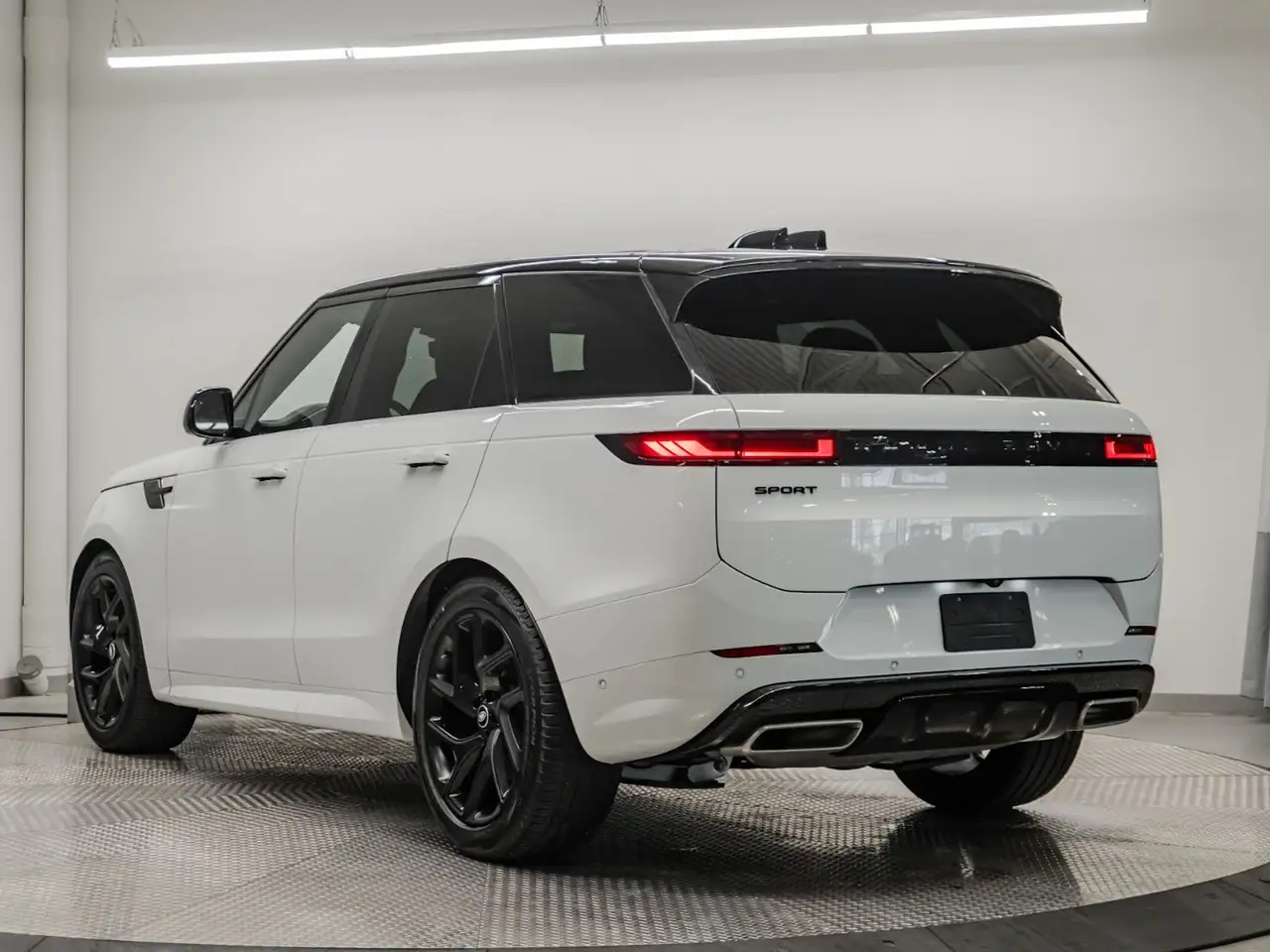 Land Rover Range Rover Sport - Image 3