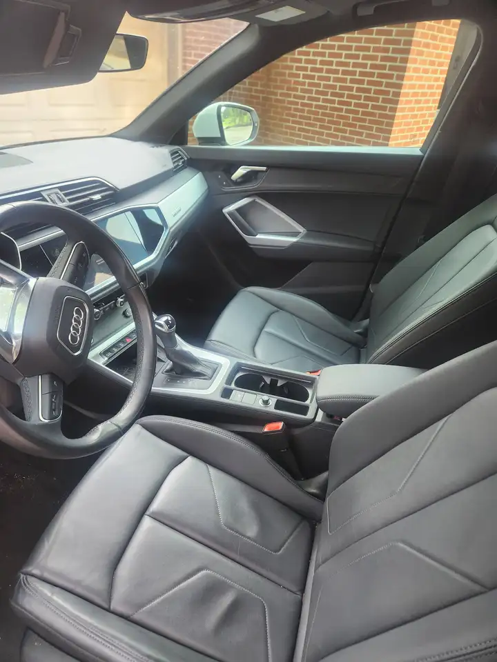 Audi Q3 - Image 2