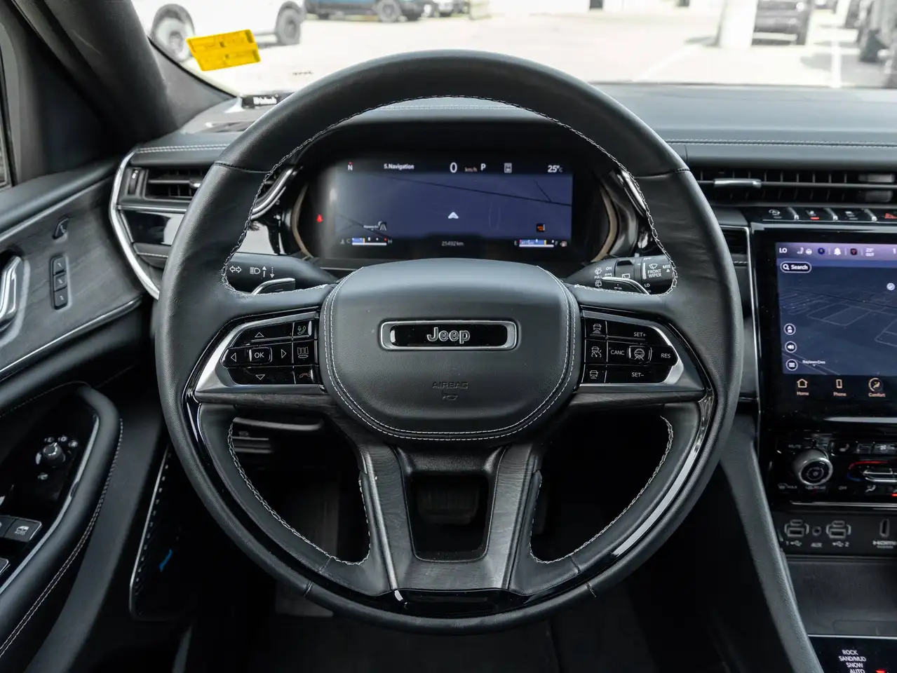 Jeep Grand Cherokee - Image 10