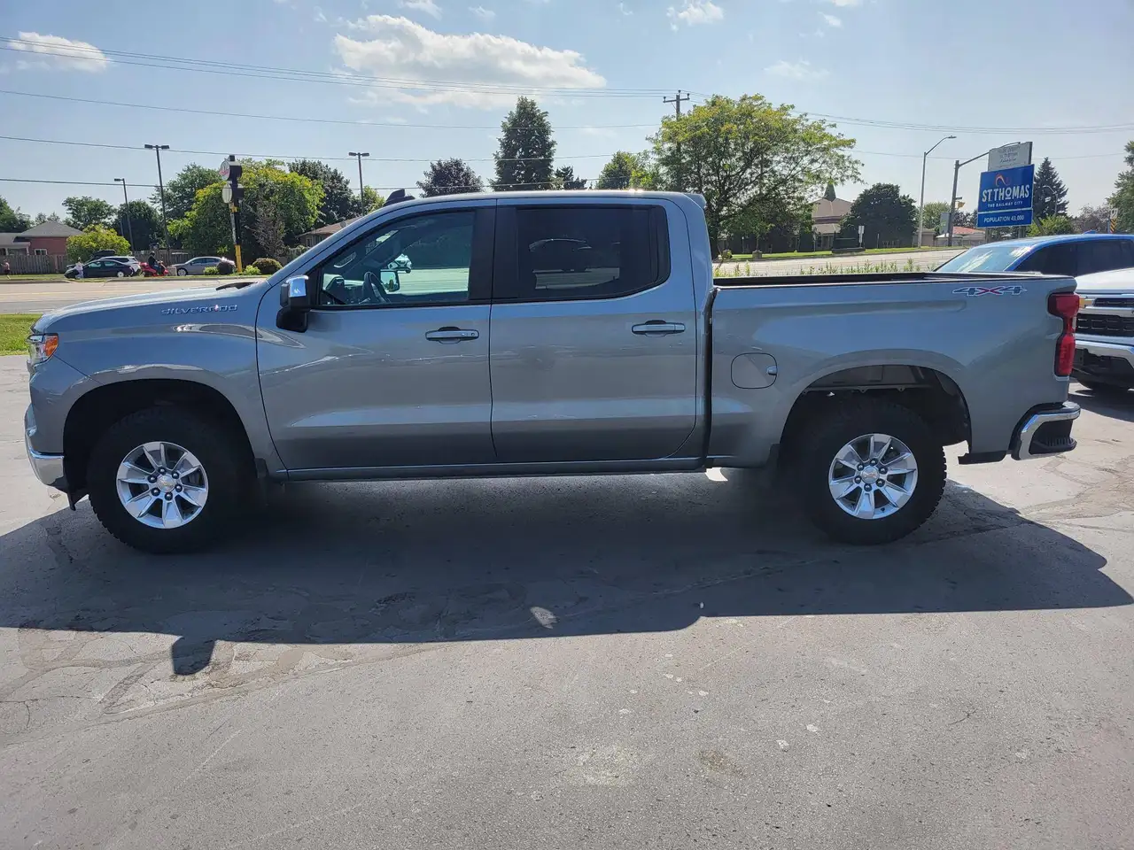 Chevrolet Silverado 1500 - Image 8