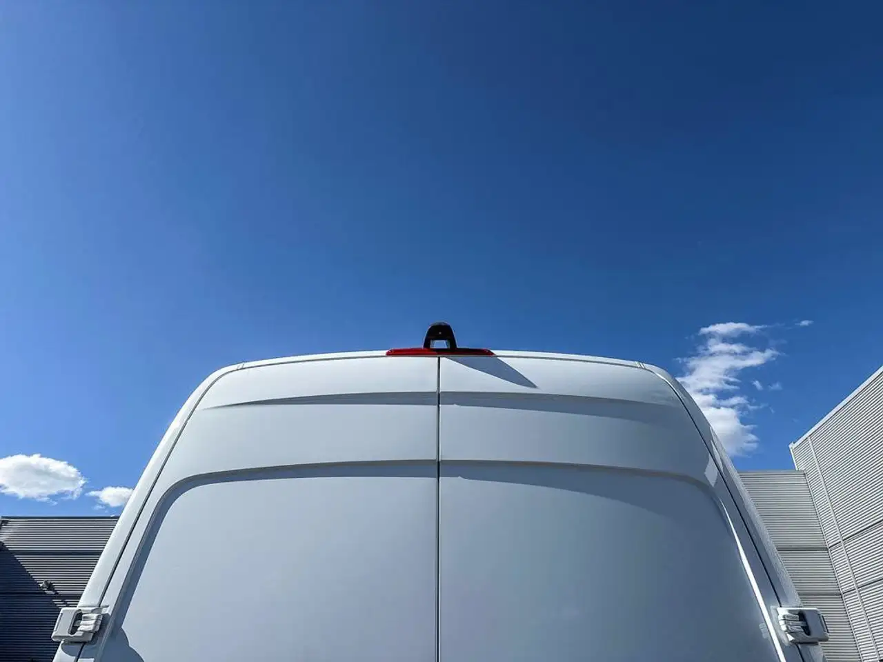 Mercedes-Benz Sprinter - Image 26