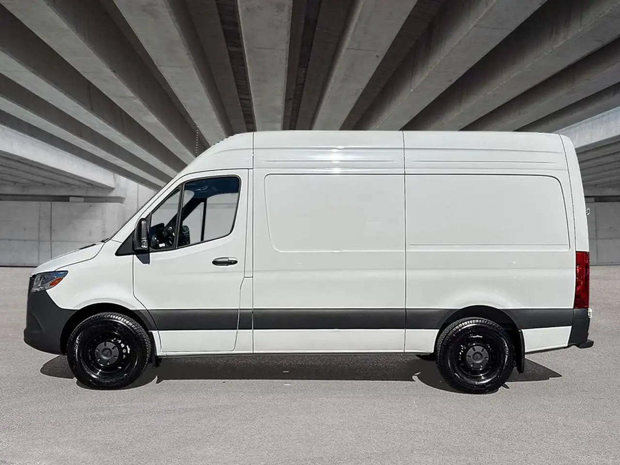 Mercedes-Benz Sprinter - Image 2