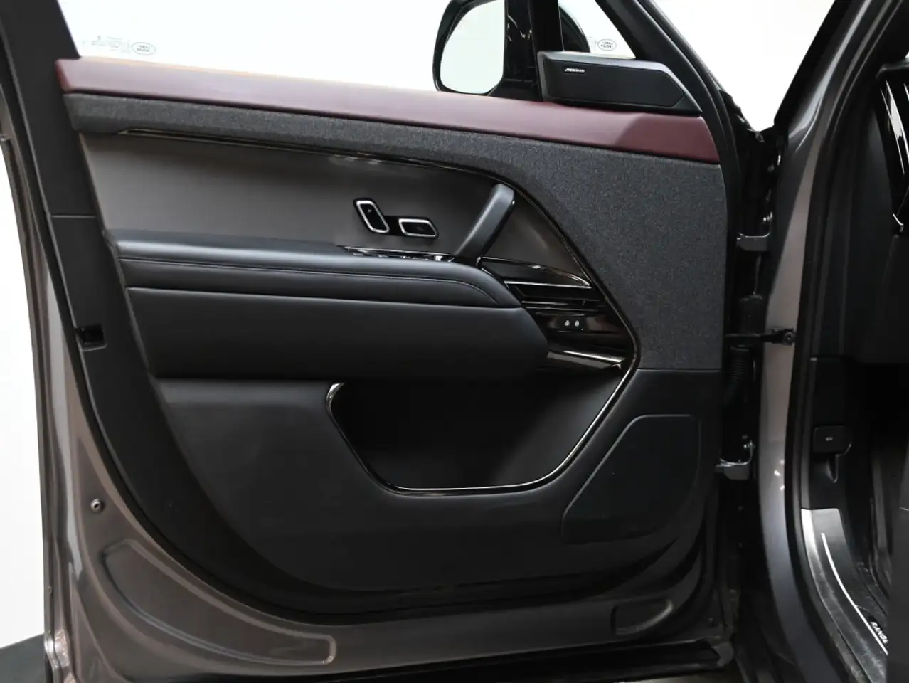 Land Rover Range Rover Sport - Image 10