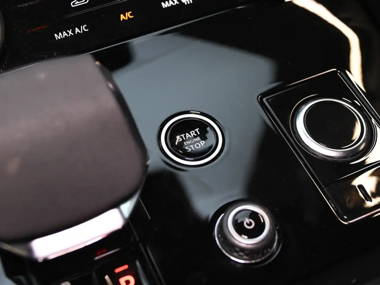 Land Rover Range Rover Sport - Image 22