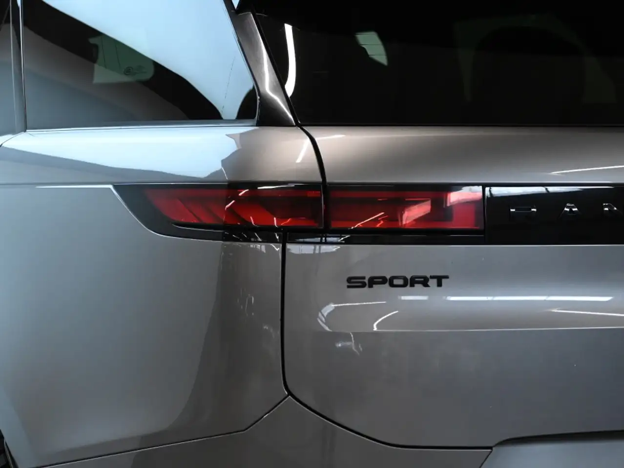 Land Rover Range Rover Sport - Image 28