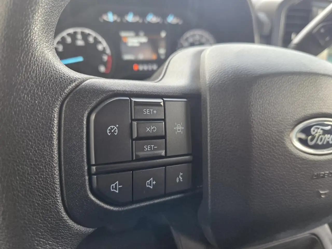 Ford F-150 - Image 22