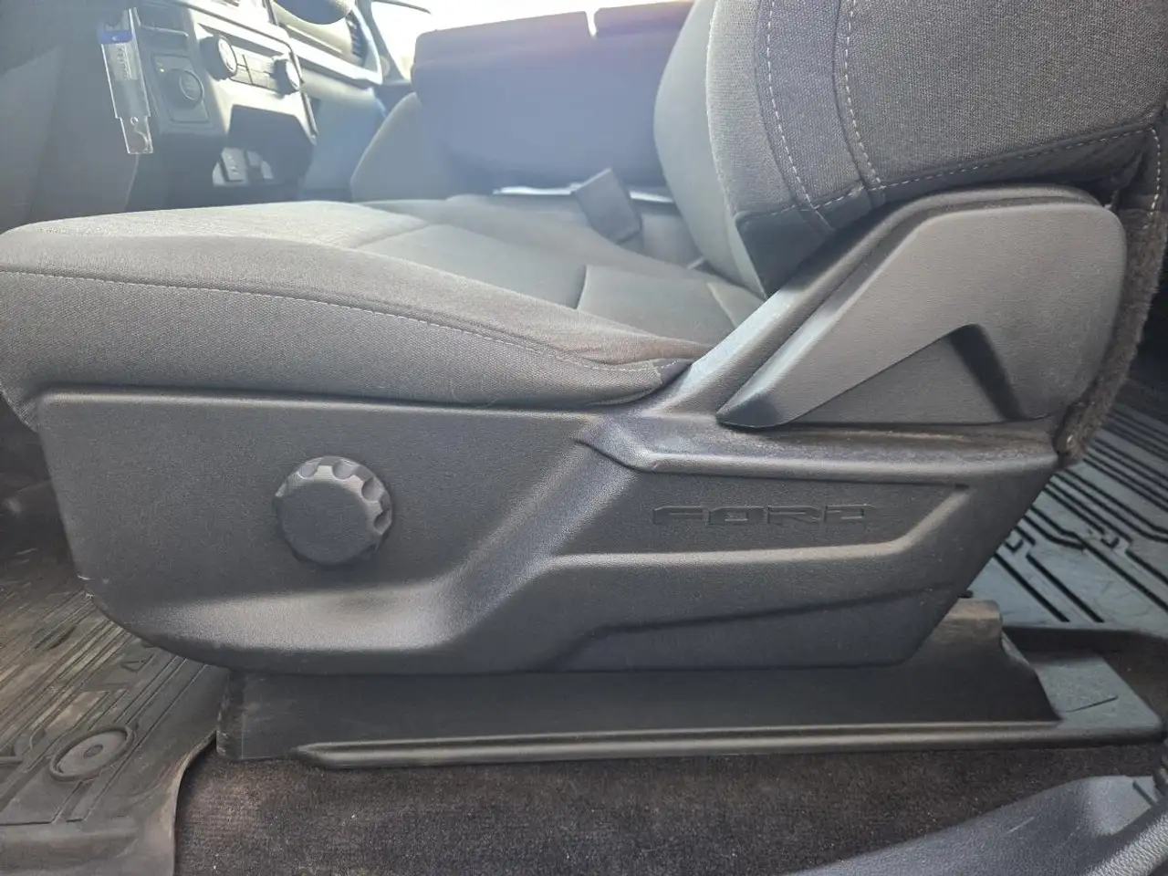 Ford F-150 - Image 14