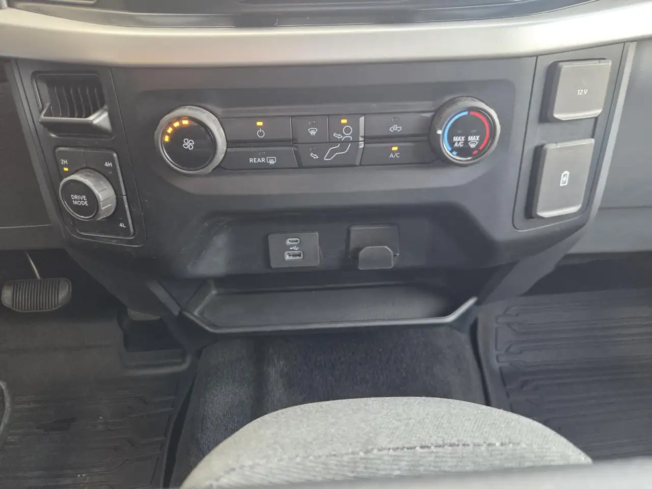 Ford F-150 - Image 29