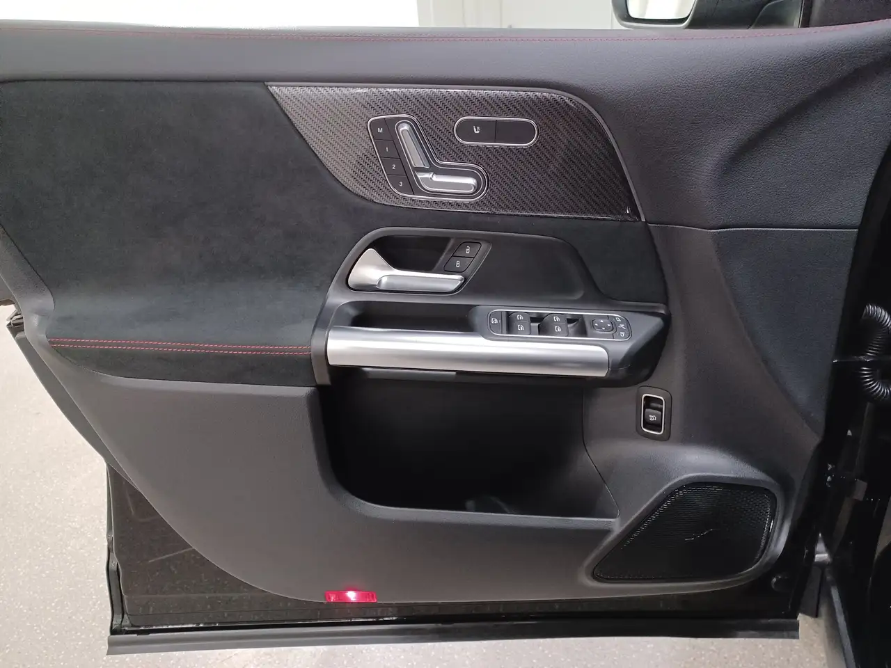 Mercedes-Benz GLA - Image 13