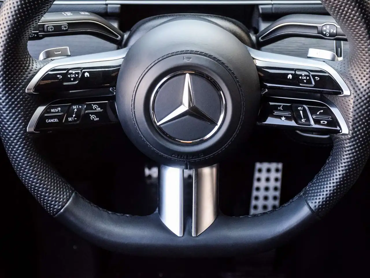 Mercedes-Benz GLS - Image 19