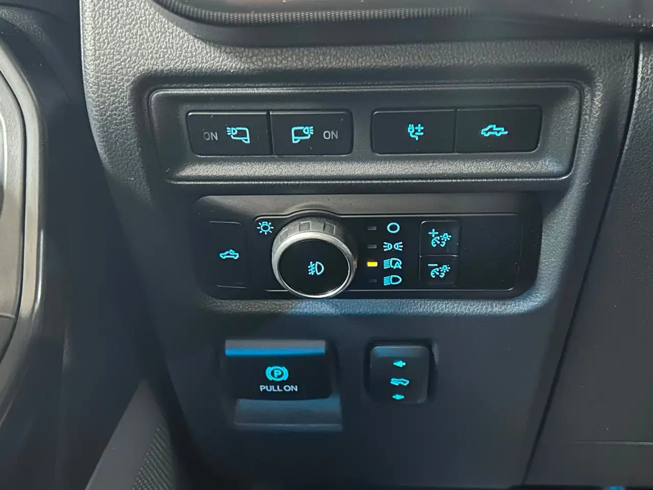 Ford F-150 - Image 18