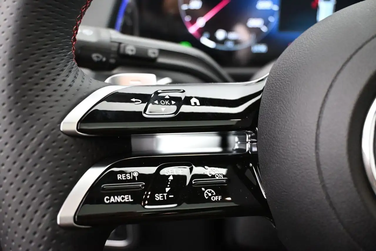 Mercedes-Benz GLB - Image 13
