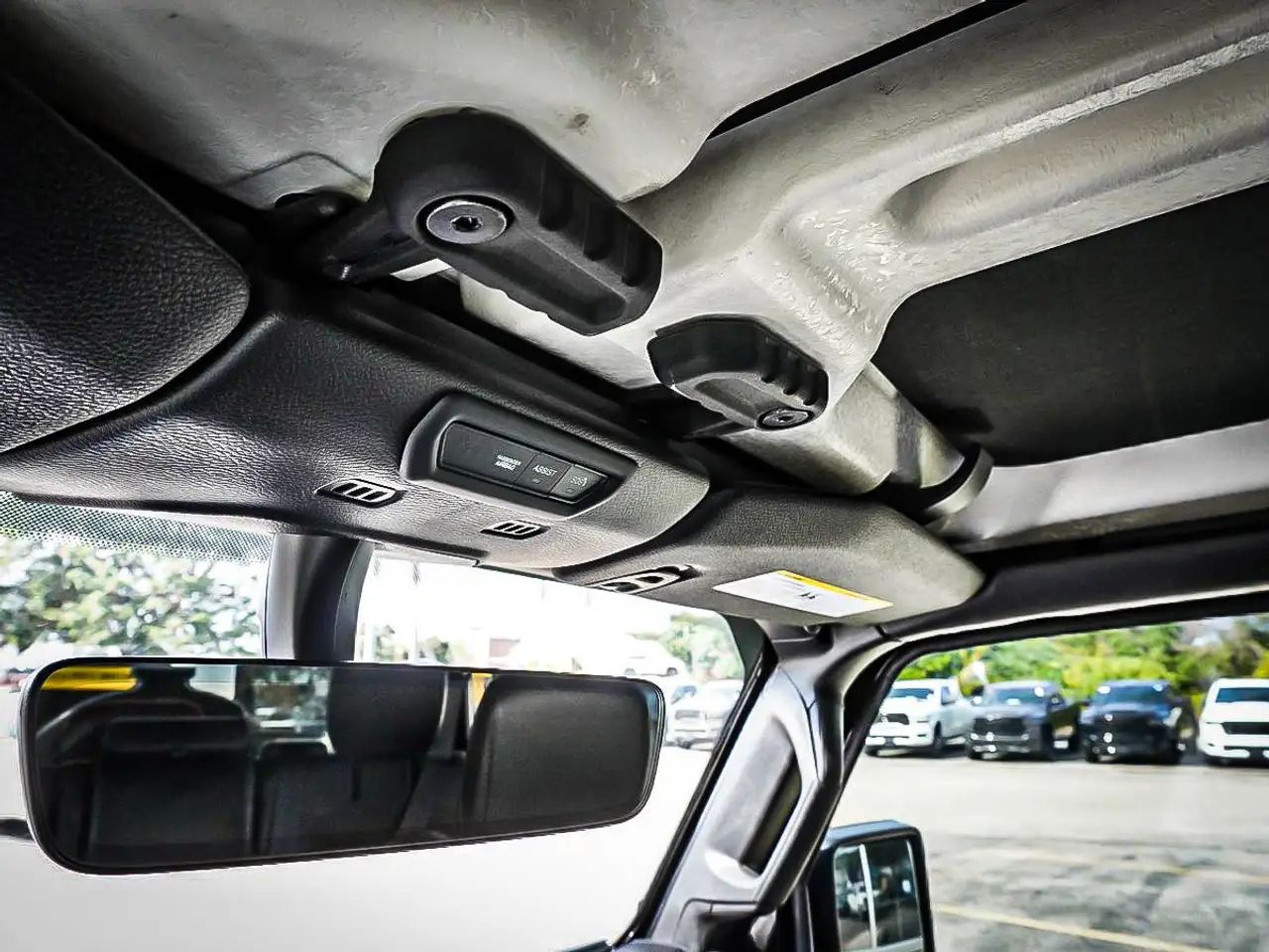 Jeep Wrangler - Image 30