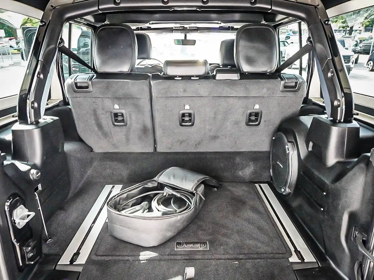 Jeep Wrangler - Image 19