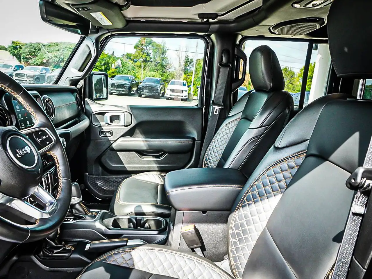 Jeep Wrangler - Image 15